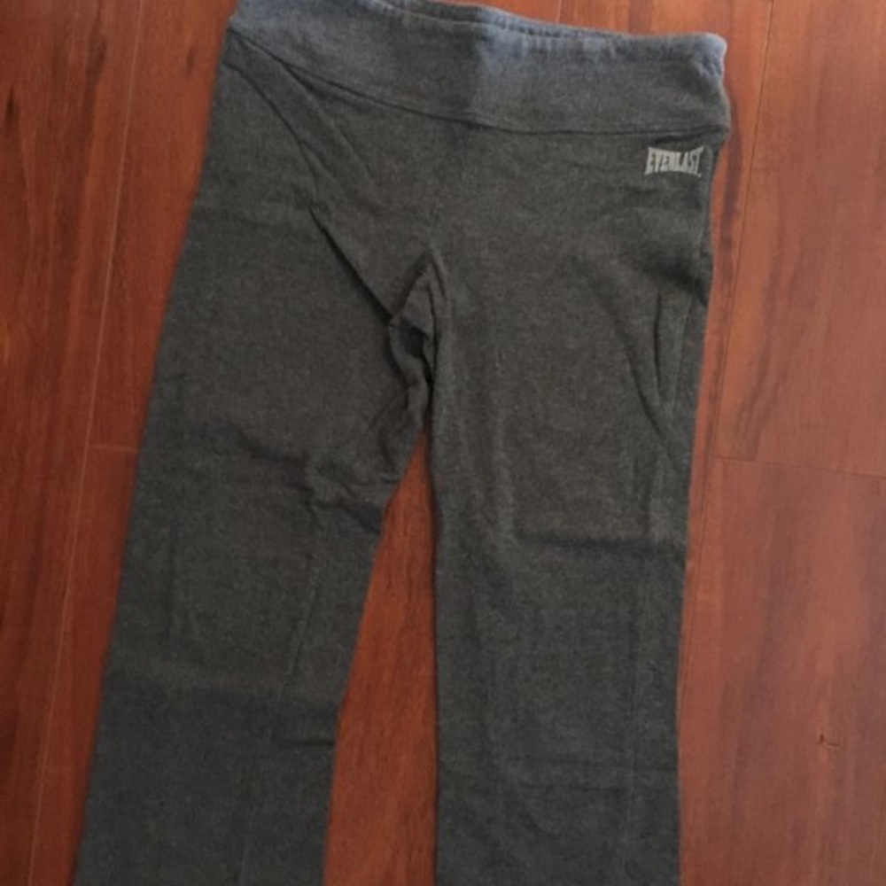 Women's size Small everlast Capri legging